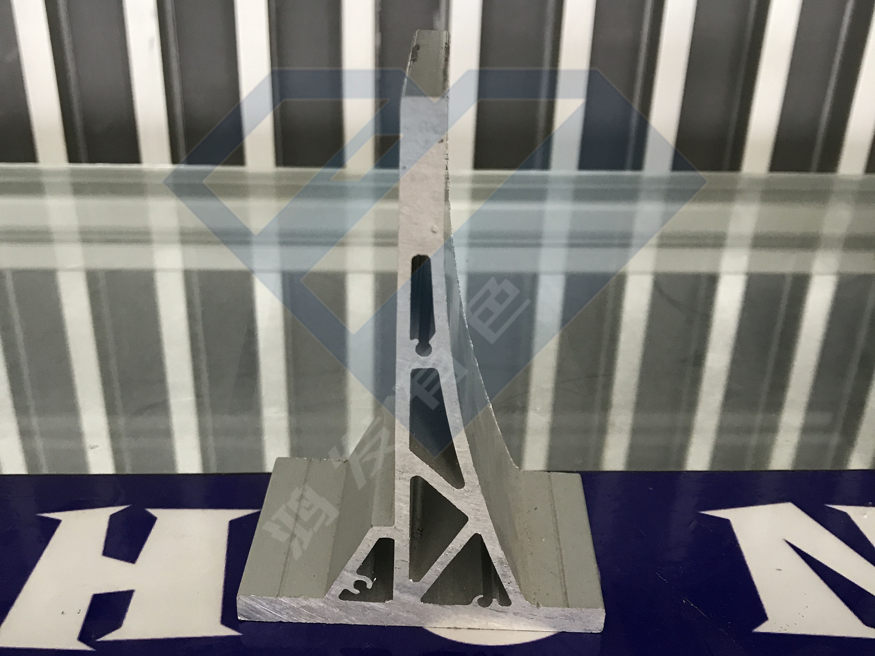 異形三角支架型材定制85*125，鋁型材開(kāi)模定制源頭廠(chǎng)家